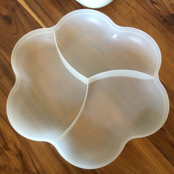 Large Tupperware Chip and Dip / Salad Relish Bowl - Picture 5 of 6